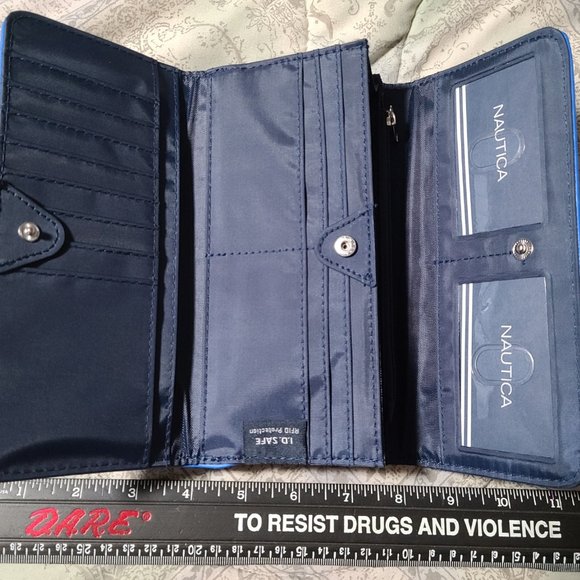 Nautica Money Manager Wallet in Deep Sea Dive Blue - Picture 3 of 3